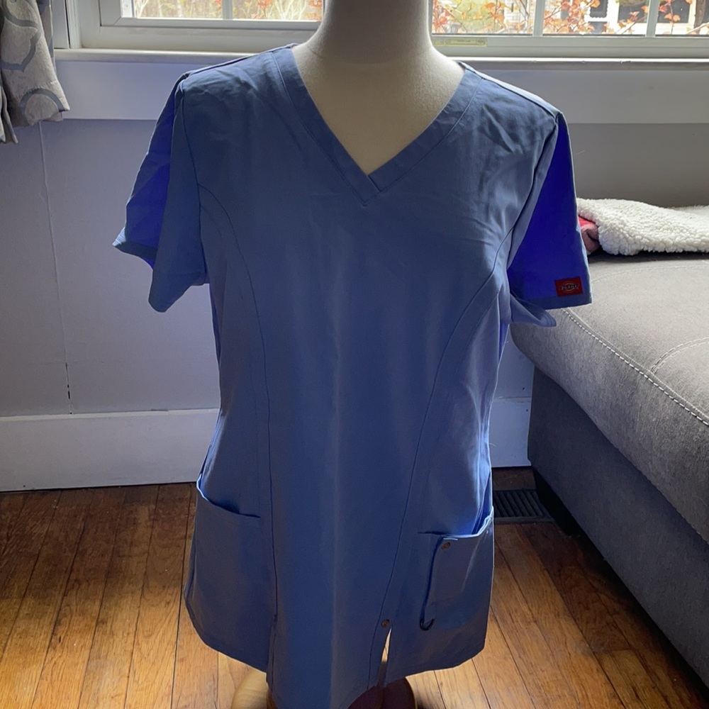 Ocean blue scrub top size large